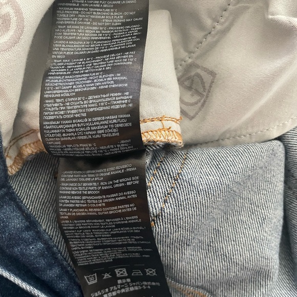 **SOLD** Giorgio Armani Five Pocket Sli Fit Jeans Light Blue - Picture 15 of 15